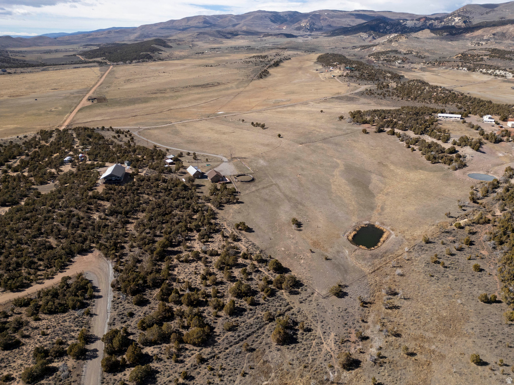 15718 N DEEP CREEK RD Lapoint, UT 84039