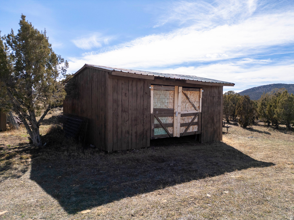 15718 N DEEP CREEK RD Lapoint, UT 84039