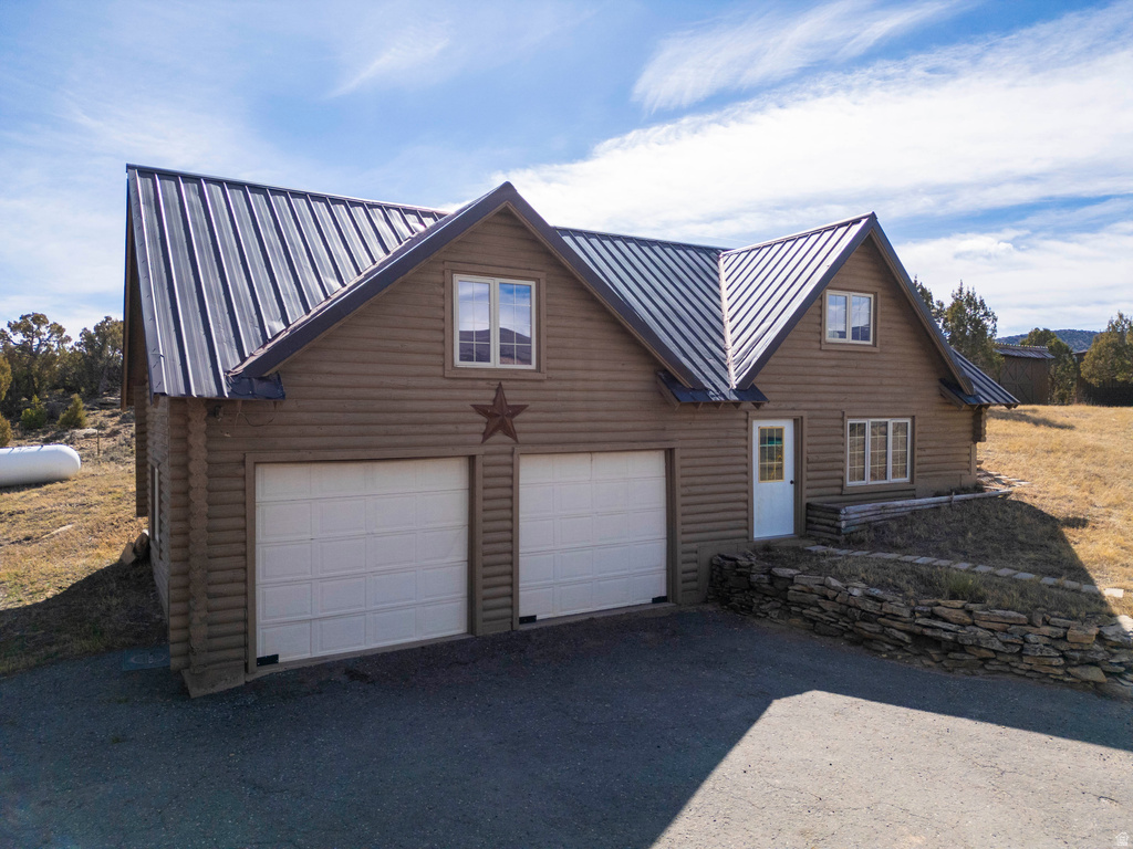 15718 N DEEP CREEK RD Lapoint, UT 84039