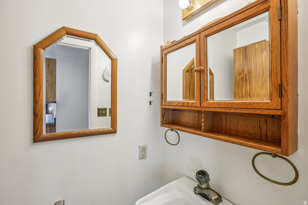 5345 W 4000 S Hooper, UT 84315