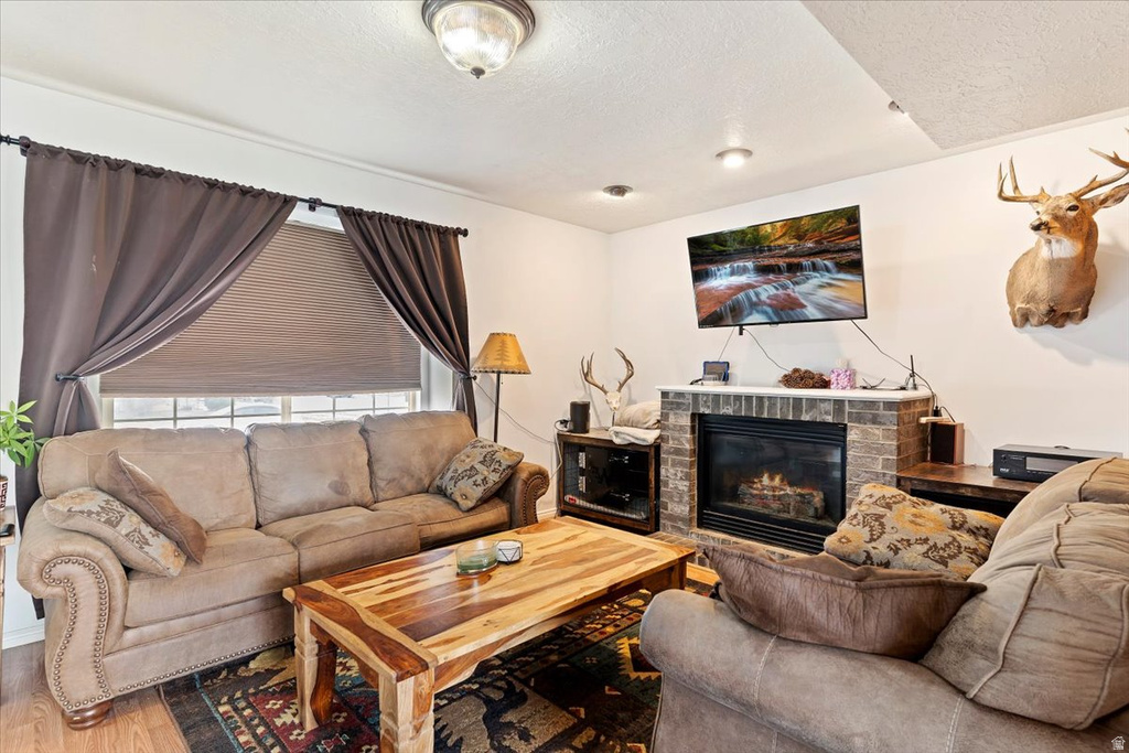 1254 W 725 N Clinton, UT 84015