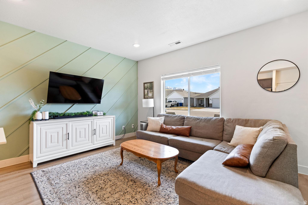 1556 E 460 S Hyrum, UT 84319