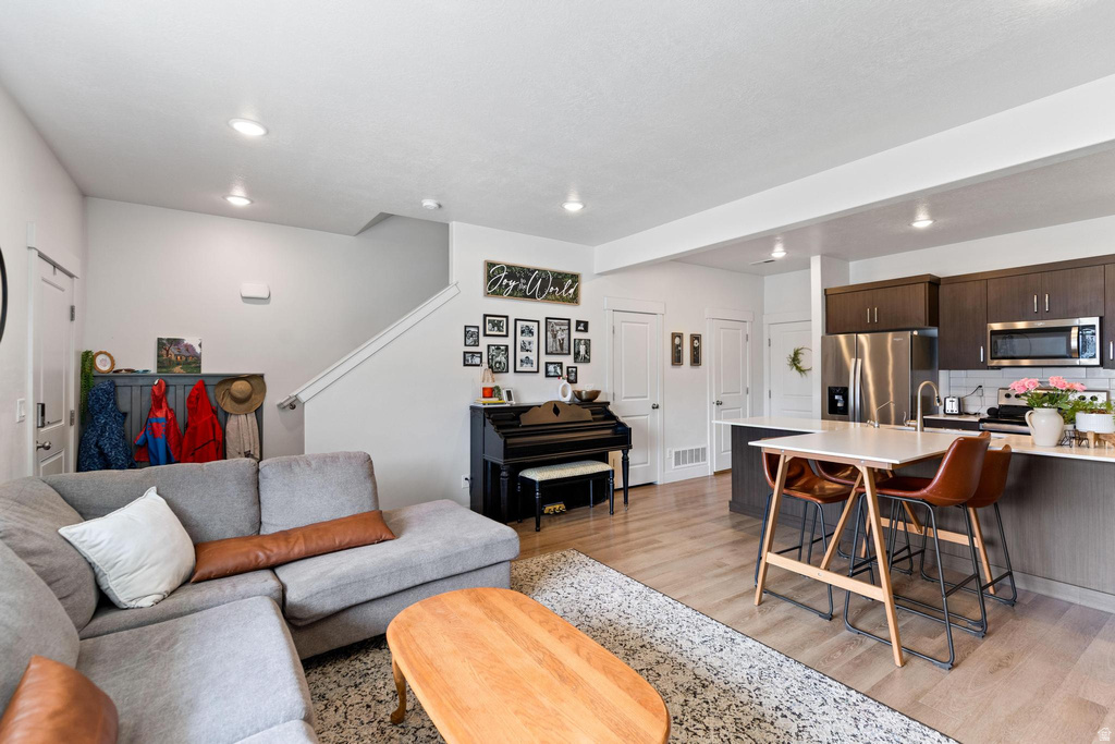 1556 E 460 S Hyrum, UT 84319