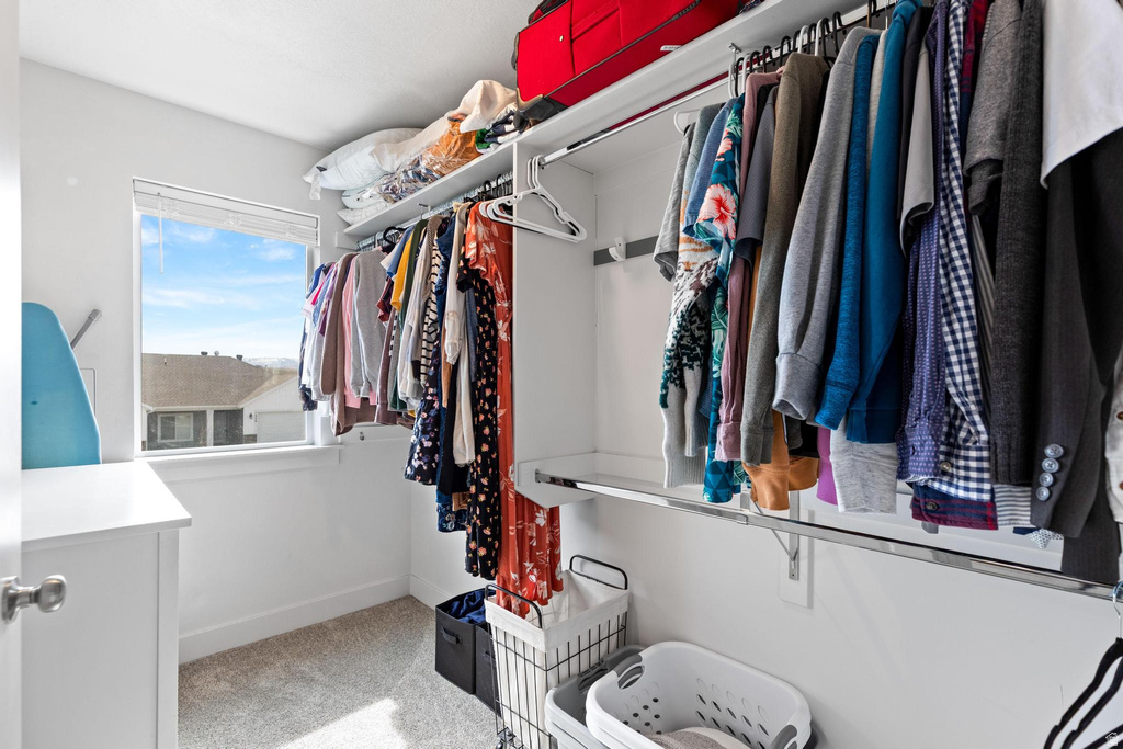 1556 E 460 S Hyrum, UT 84319