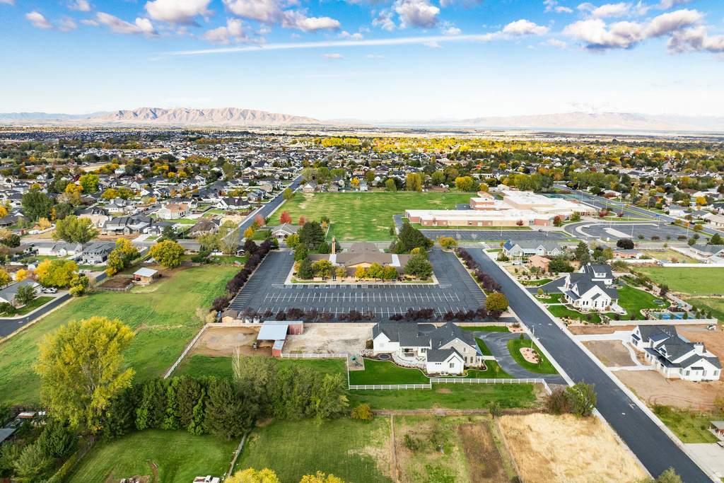 594 E 1000 N Mapleton, UT 84664