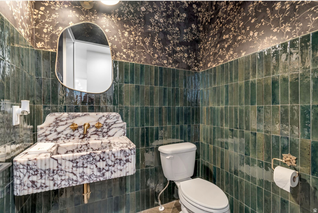 8017 S RED BARON LN West Jordan, UT 84081