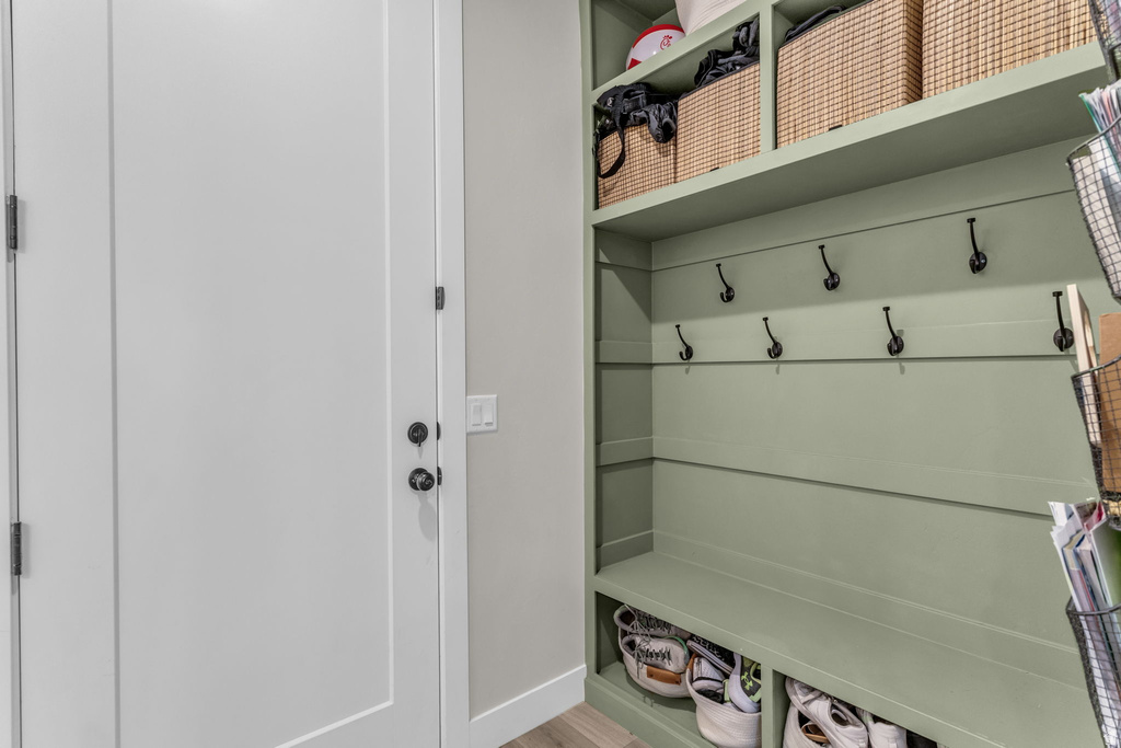 10954 S COASTAL DUNE DR South Jordan, UT 84009