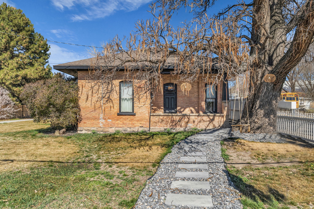 595 E 900 N Lehi, UT 84043