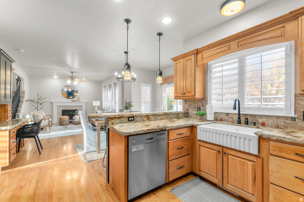 9525 S CARRIAGE CHASE LN Sandy, UT 84092