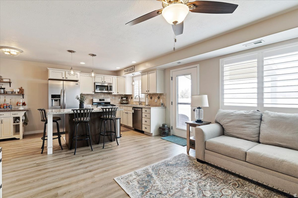 1818 W 5050 S Roy, UT 84067