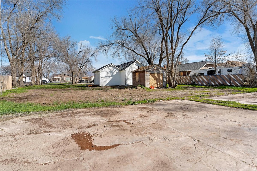 715 W CAHOON ST Ogden, UT 84401