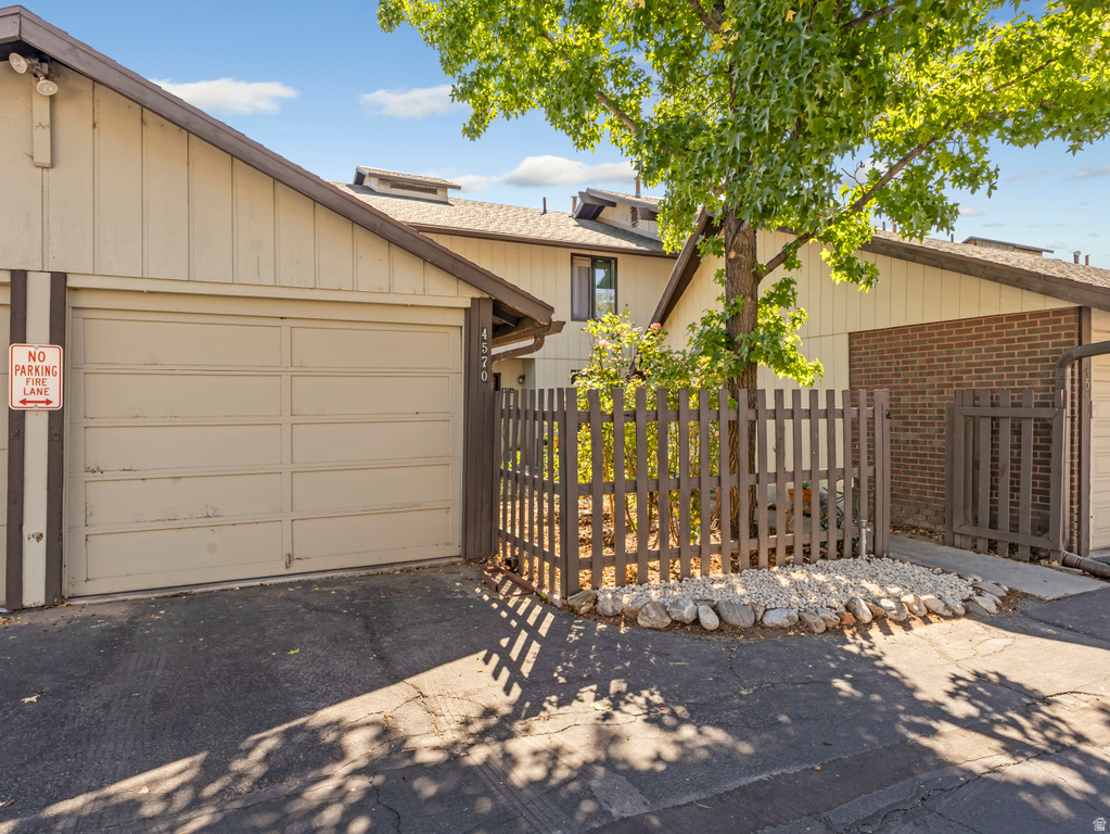 4570 S WOODDUCK LN Millcreek, UT 84117