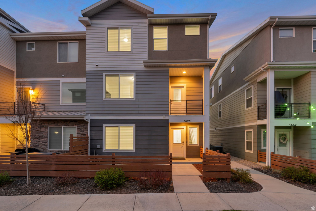 3673 W GOLDEN SKY LN South Jordan, UT 84009