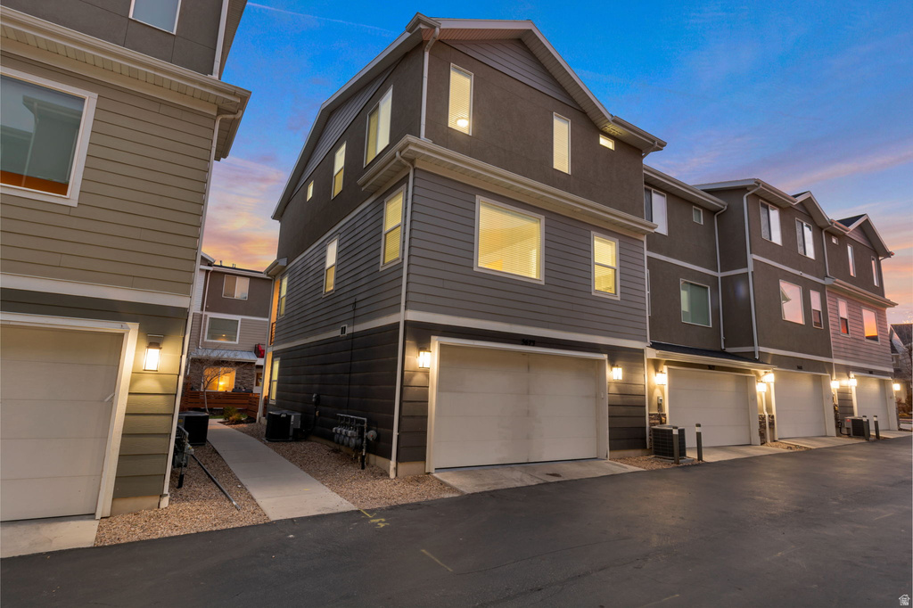 3673 W GOLDEN SKY LN South Jordan, UT 84009