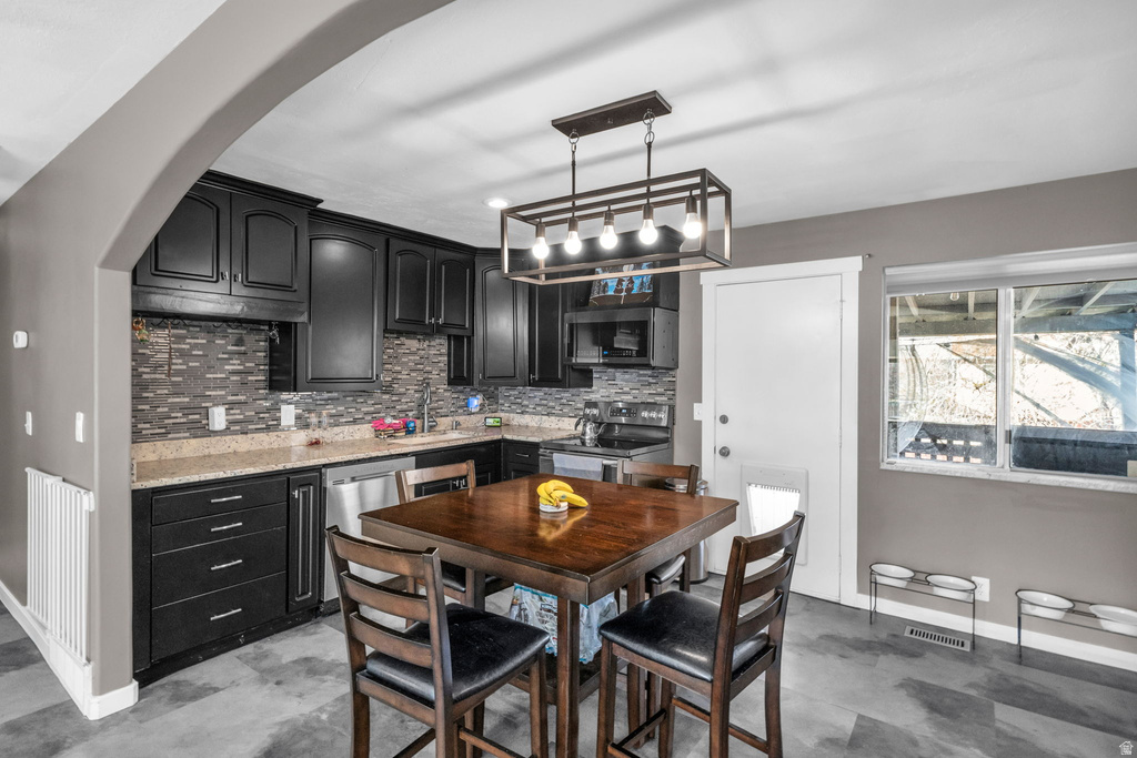 4746 W ROUNDTABLE RD West Valley City, UT 84120