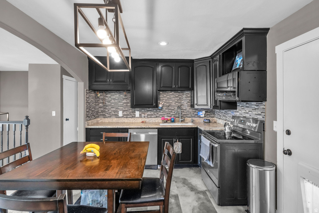 4746 W ROUNDTABLE RD West Valley City, UT 84120