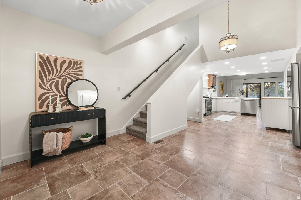 58 WHITE BARN Pleasant View, UT 84414