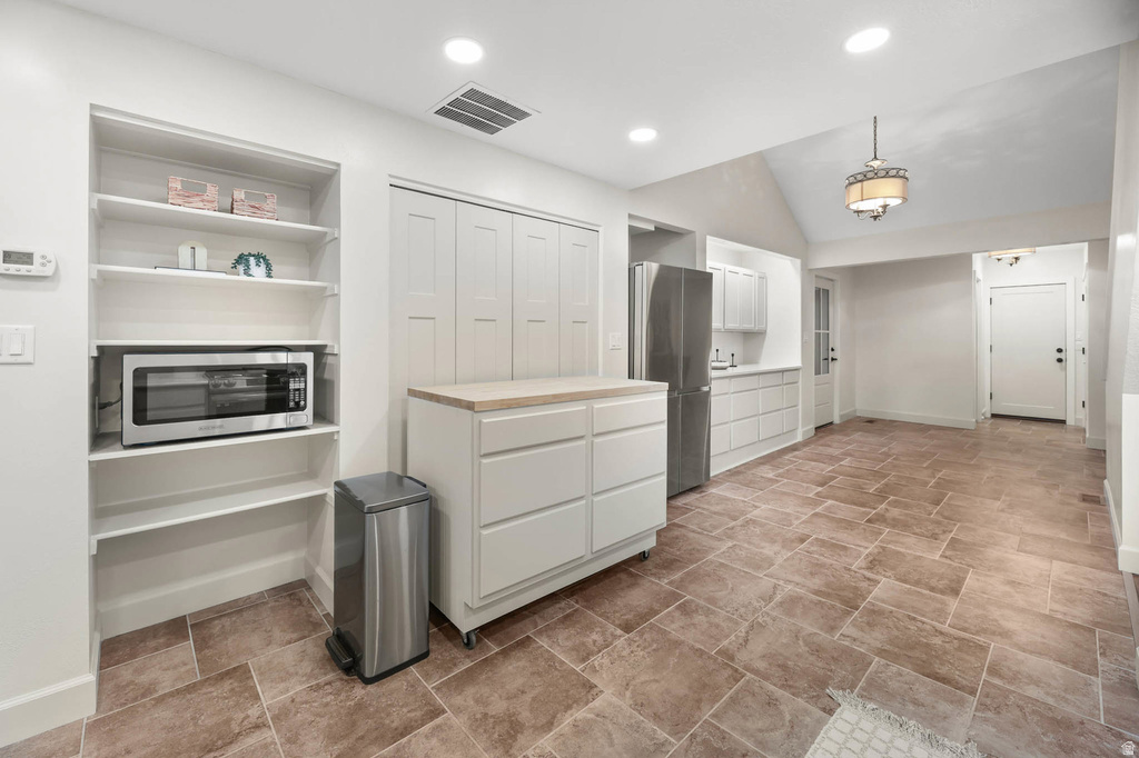 58 WHITE BARN Pleasant View, UT 84414