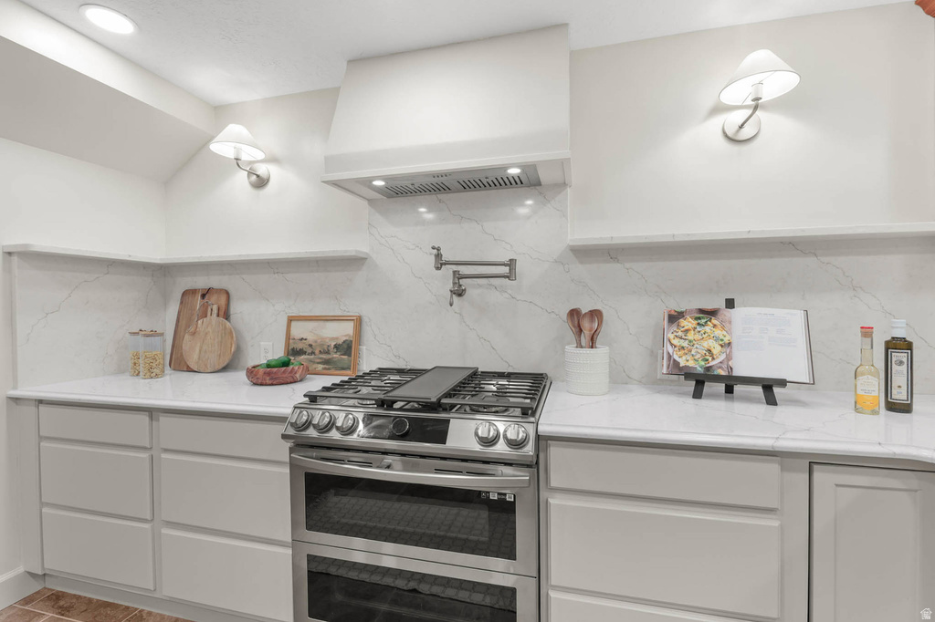 58 WHITE BARN Pleasant View, UT 84414