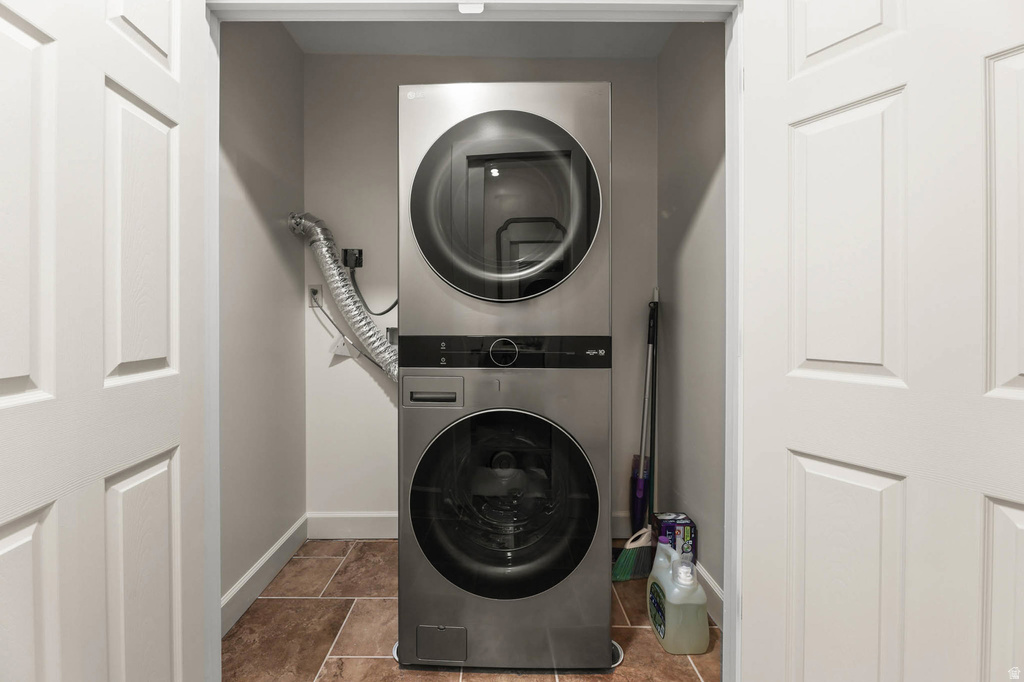 58 WHITE BARN Pleasant View, UT 84414