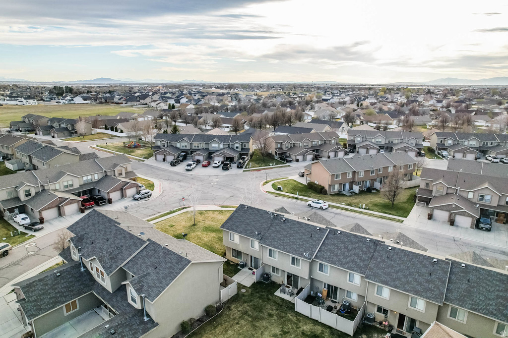 2464 N CHARLESTON AVE Harrisville, UT 84414