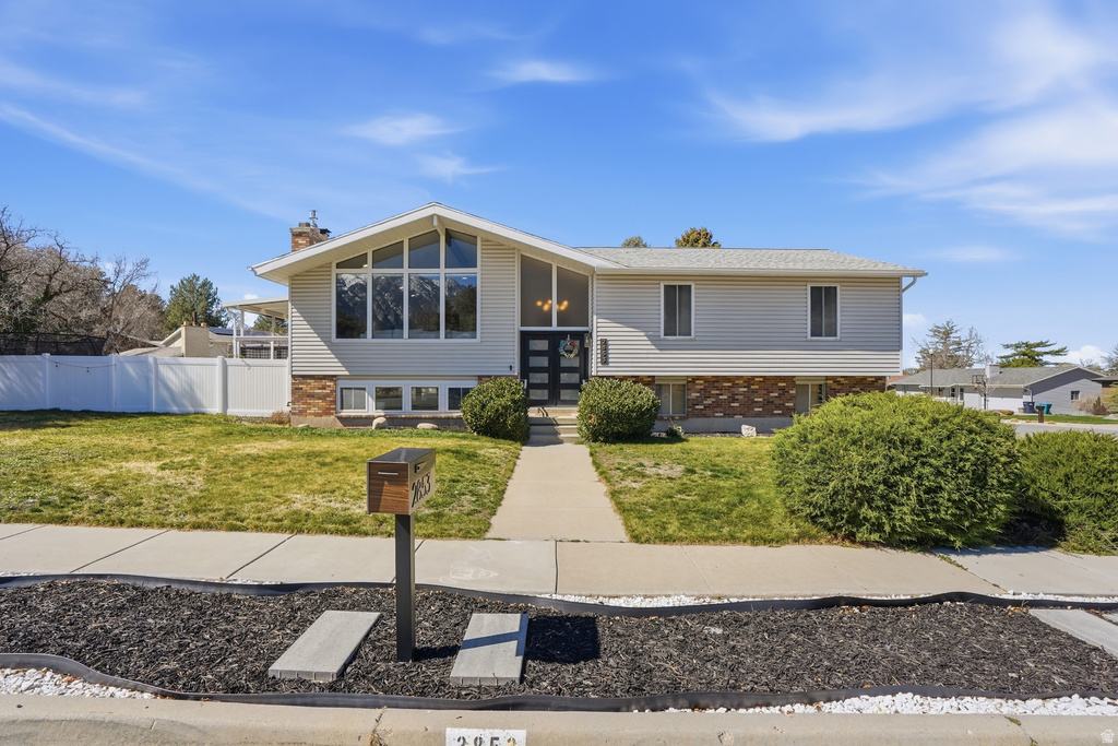 2853 E WILLOW DR Sandy, UT 84093