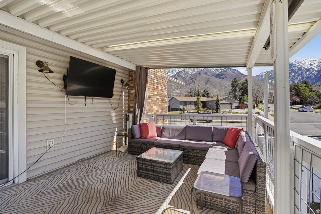 2853 E WILLOW DR Sandy, UT 84093