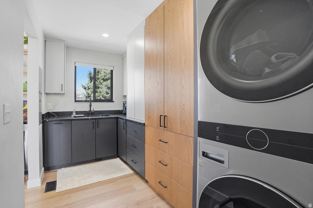 2853 E WILLOW DR Sandy, UT 84093