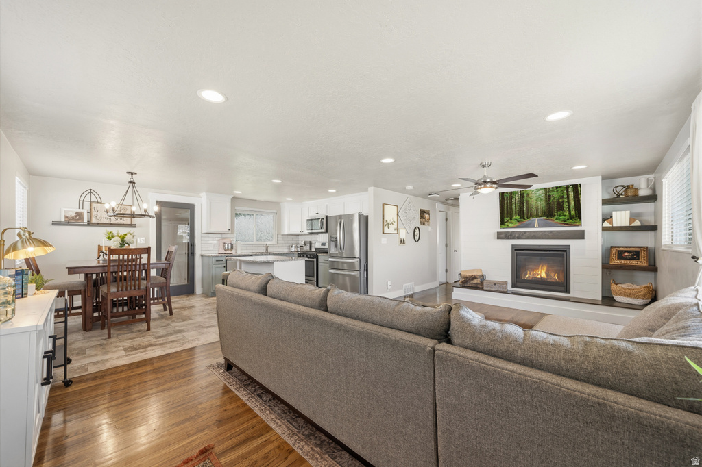 582 E 350 S Clearfield, UT 84015