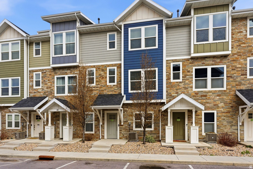 39 N 300 W Santaquin, UT 84655