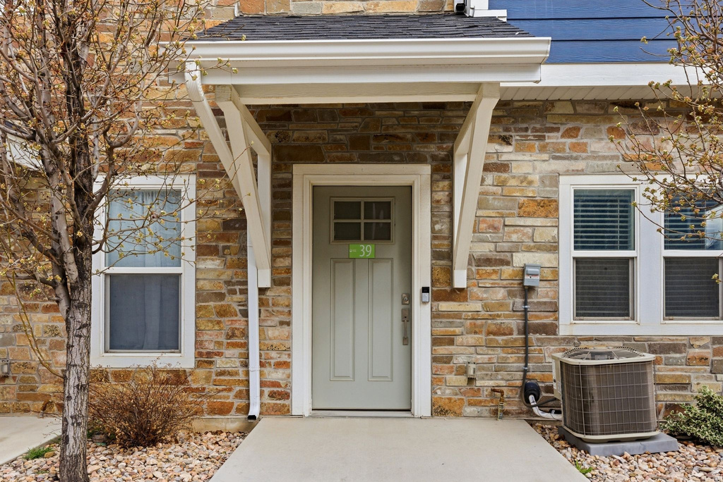 39 N 300 W Santaquin, UT 84655