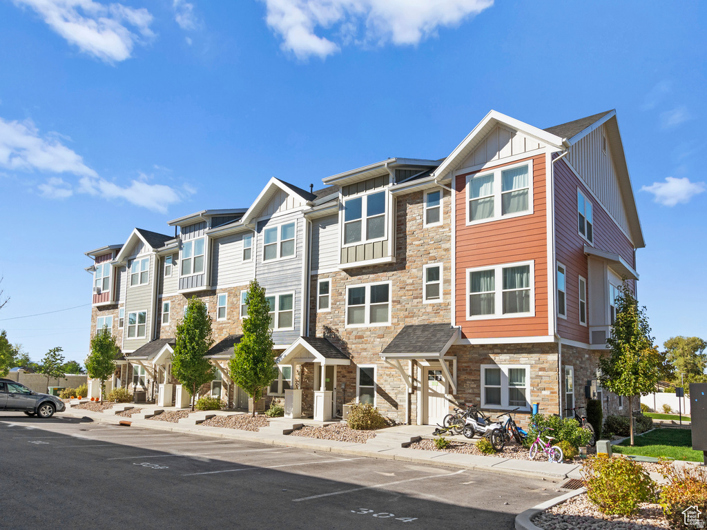 39 N 300 W Santaquin, UT 84655