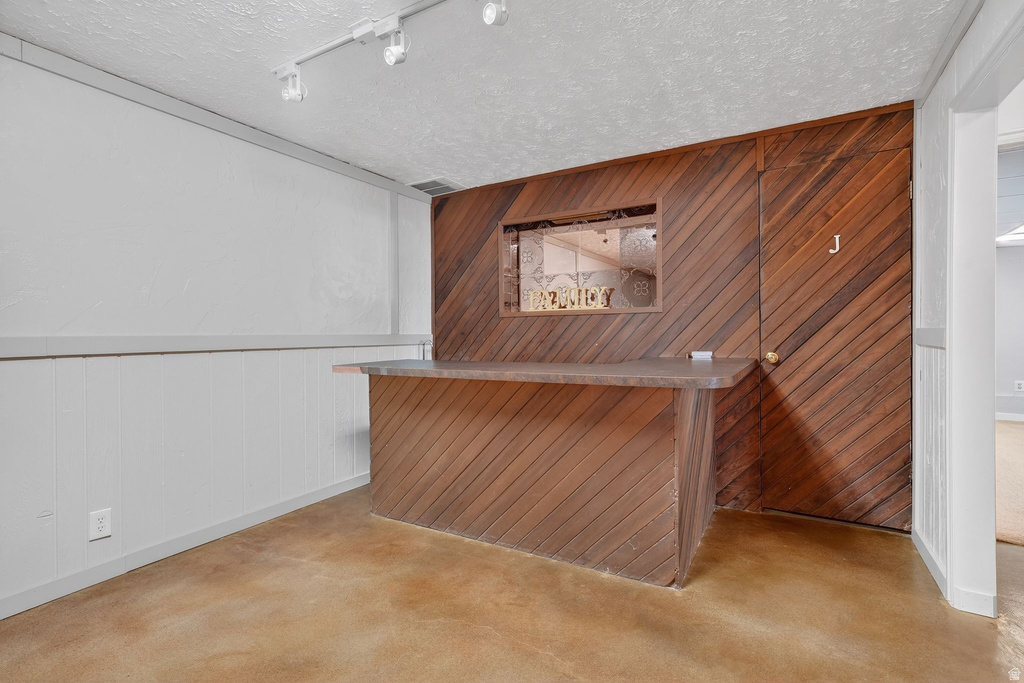 1290 OAKRIDGE DR Centerville, UT 84014