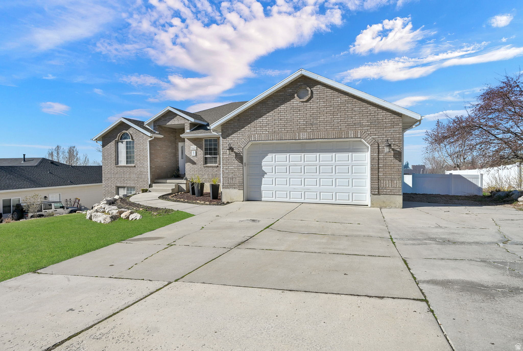 3643 LAKEVIEW DR North Ogden, UT 84414