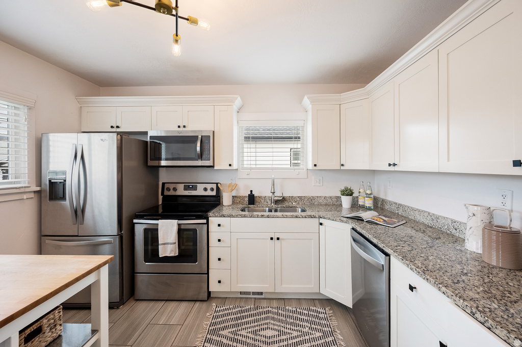 235 E ROSEWOOD AVE Salt Lake City, UT 84115