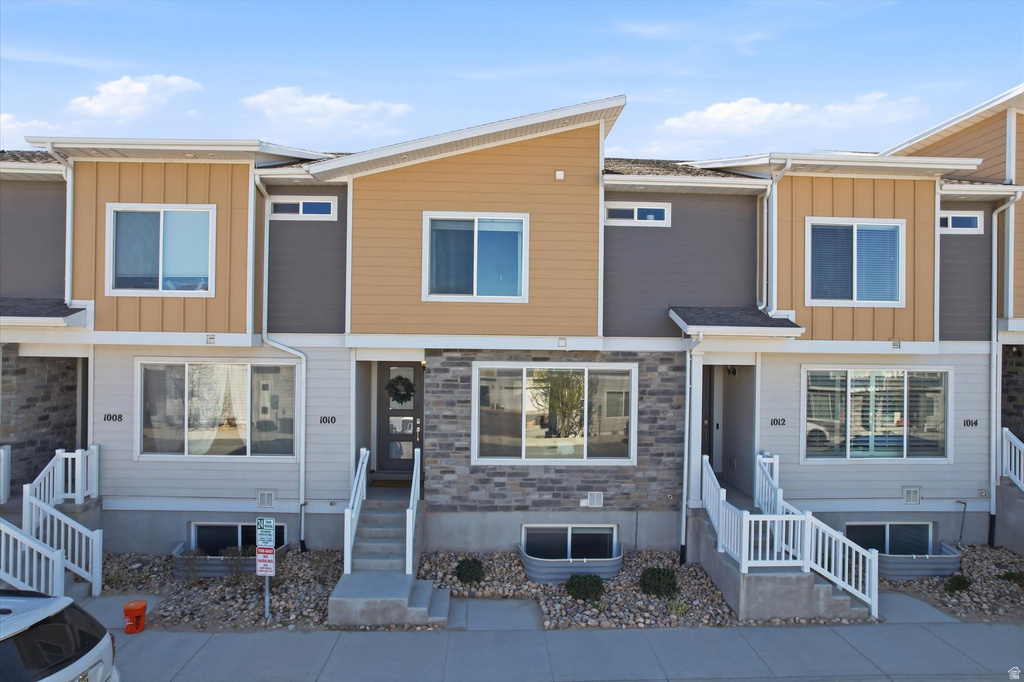 1010 W LAPIS FIELDS WAY Bluffdale, UT 84065