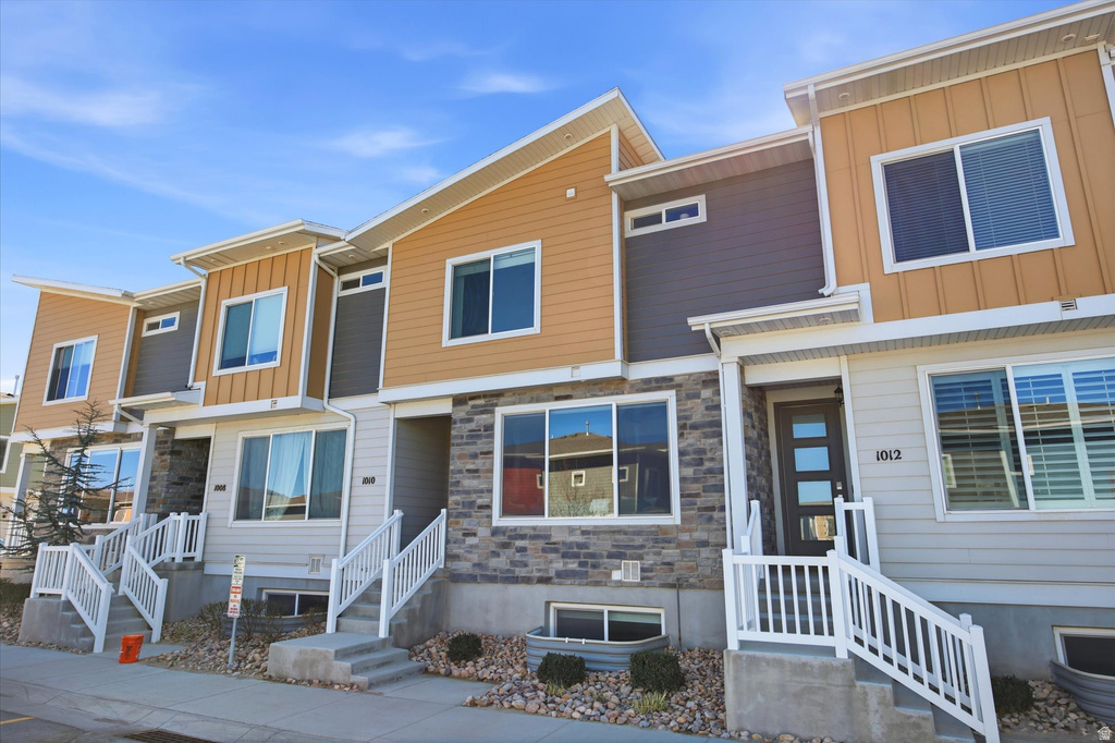 1010 W LAPIS FIELDS WAY Bluffdale, UT 84065