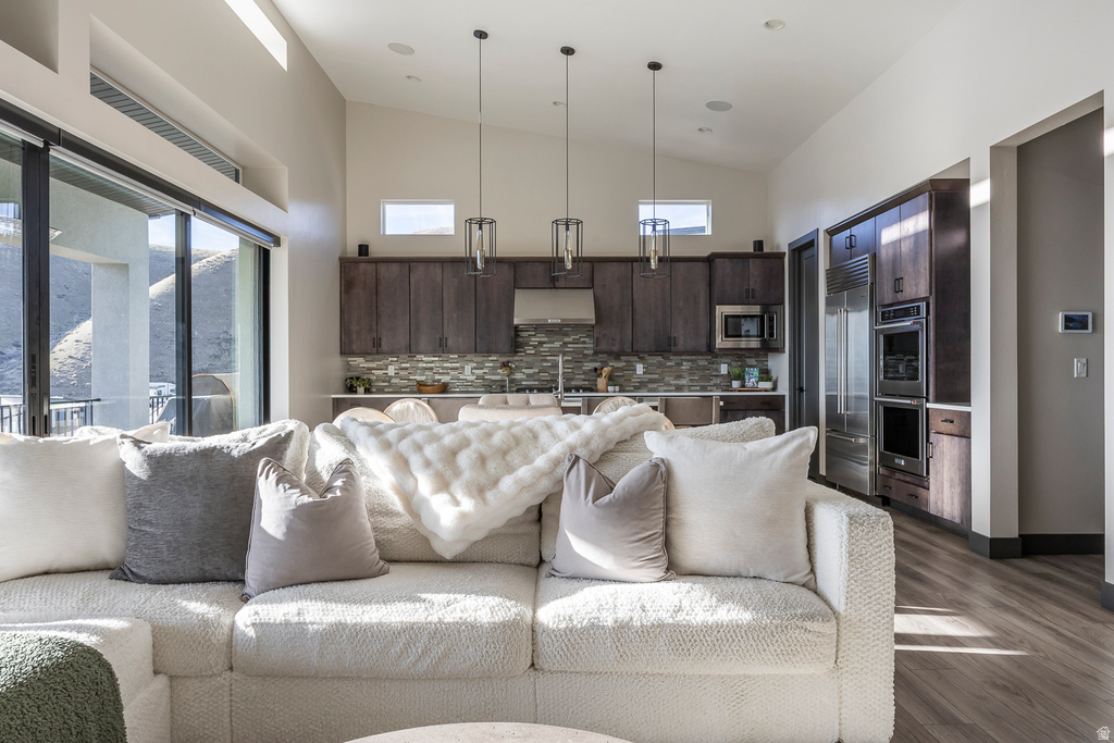 5573 N CANYON RIM RD Lehi, UT 84048