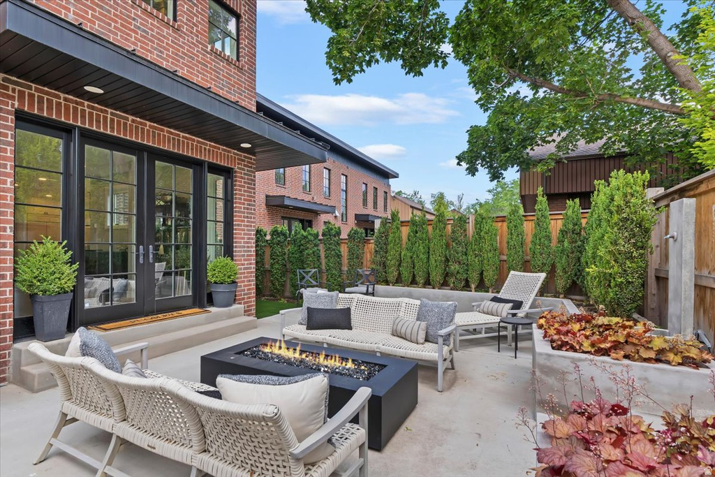 1059 S FOOTHILL DR Salt Lake City, UT 84108