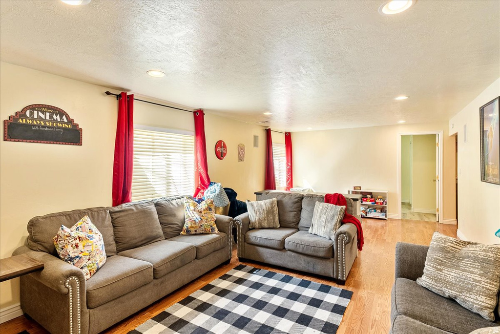 6657 W HAVEN MAPLE DR West Jordan, UT 84081