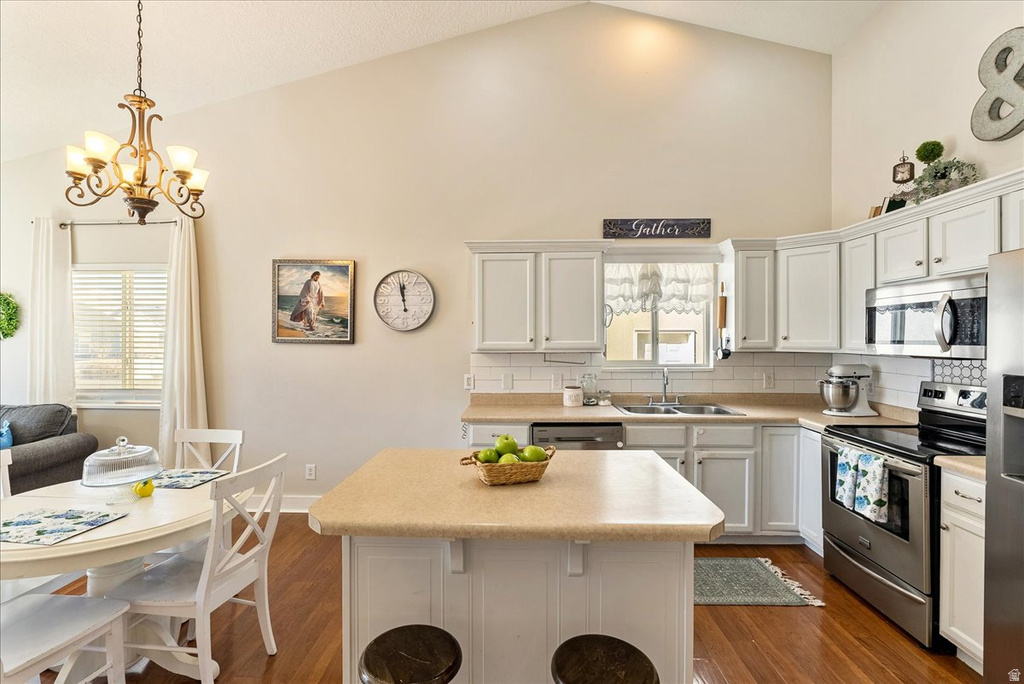 6657 W HAVEN MAPLE DR West Jordan, UT 84081