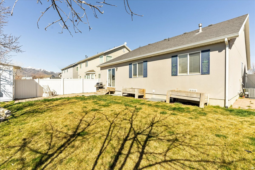 6657 W HAVEN MAPLE DR West Jordan, UT 84081