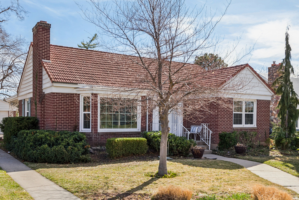 2040 E WILMINGTON AVE Salt Lake City, UT 84109