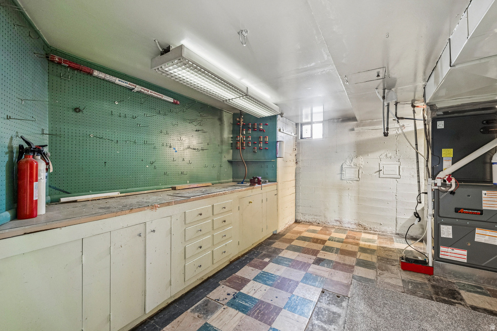 2040 E WILMINGTON AVE Salt Lake City, UT 84109