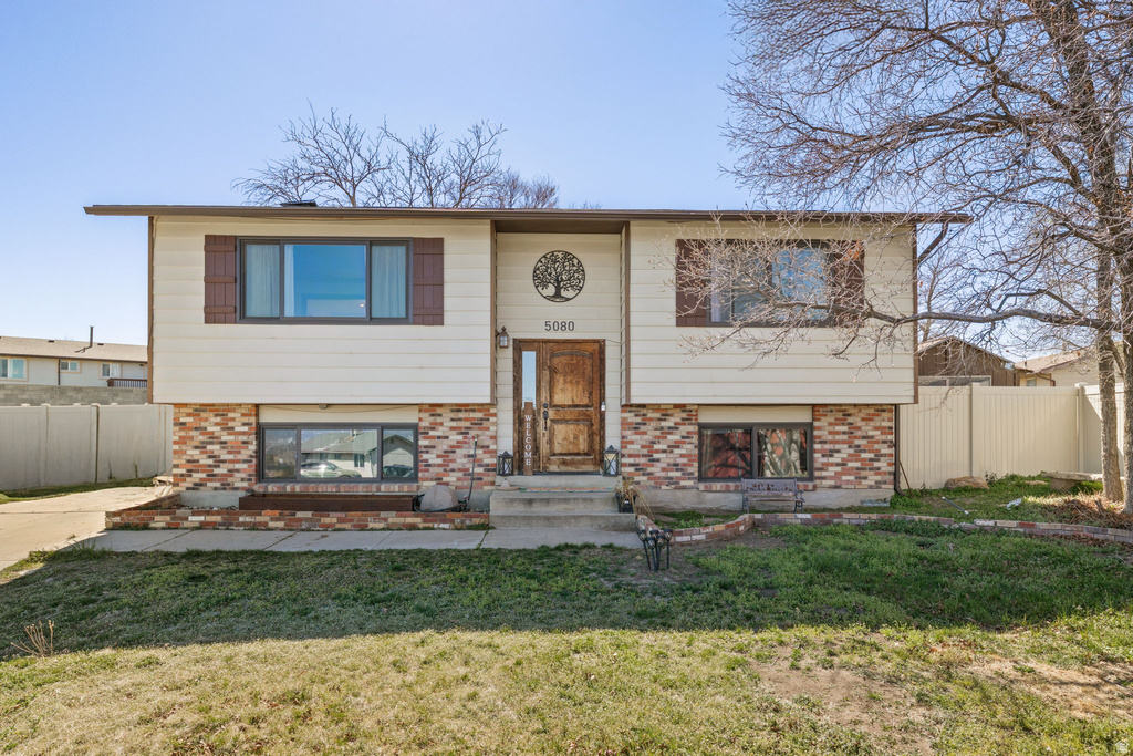 5080 S LEWIS CLARK CIR Kearns, UT 84118