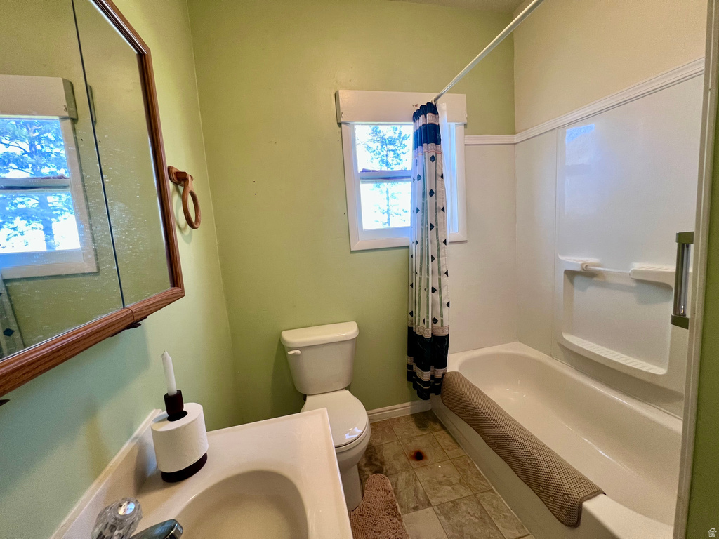 479 E 100 N Meadow, UT 84644