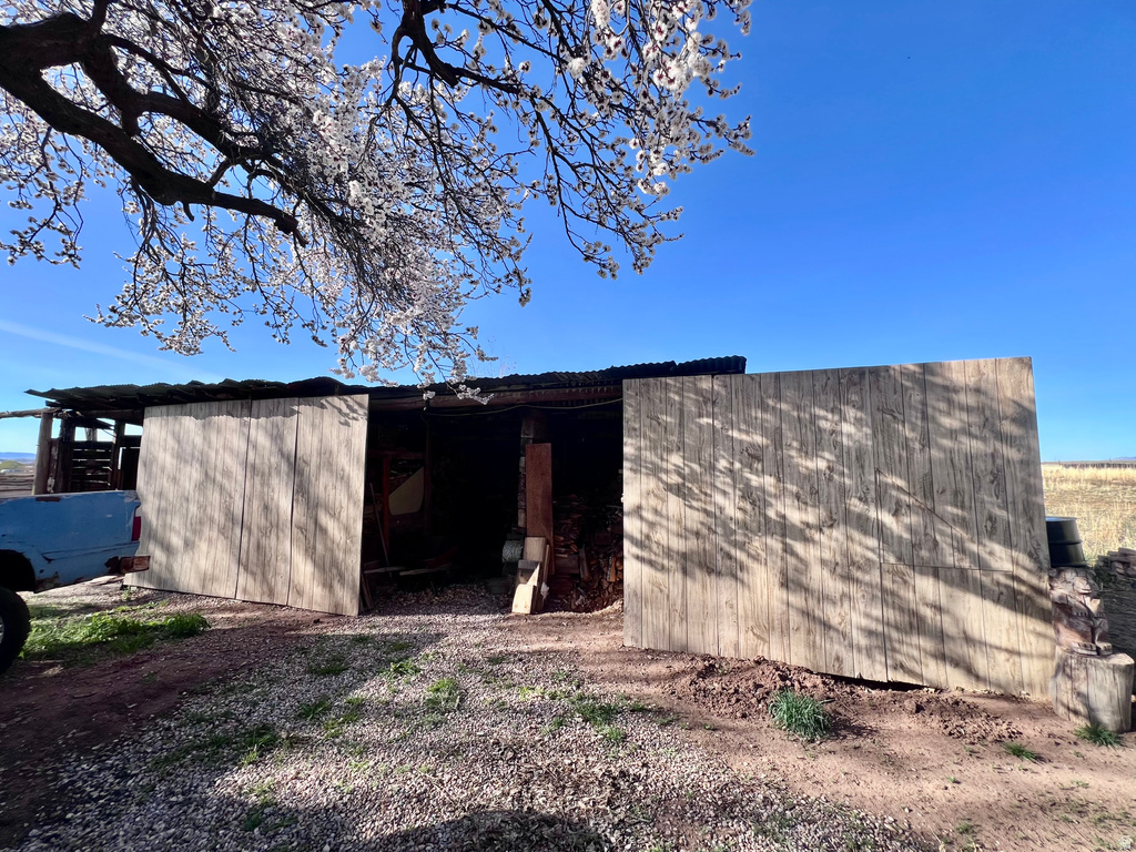 479 E 100 N Meadow, UT 84644