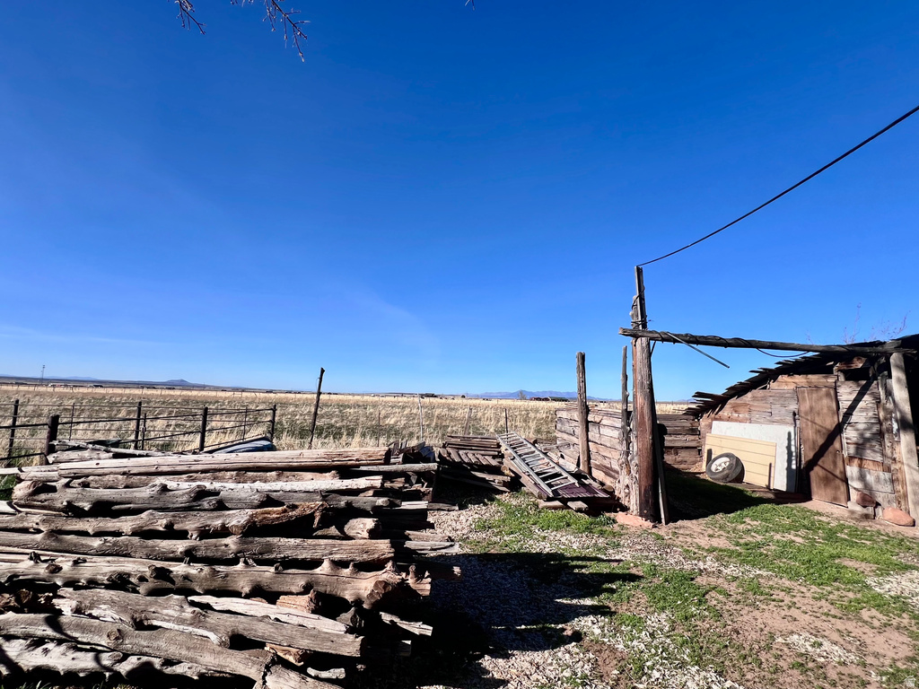 479 E 100 N Meadow, UT 84644