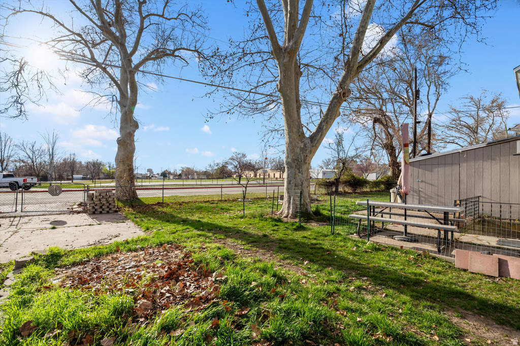 88 S ELLISON ST Layton, UT 84041