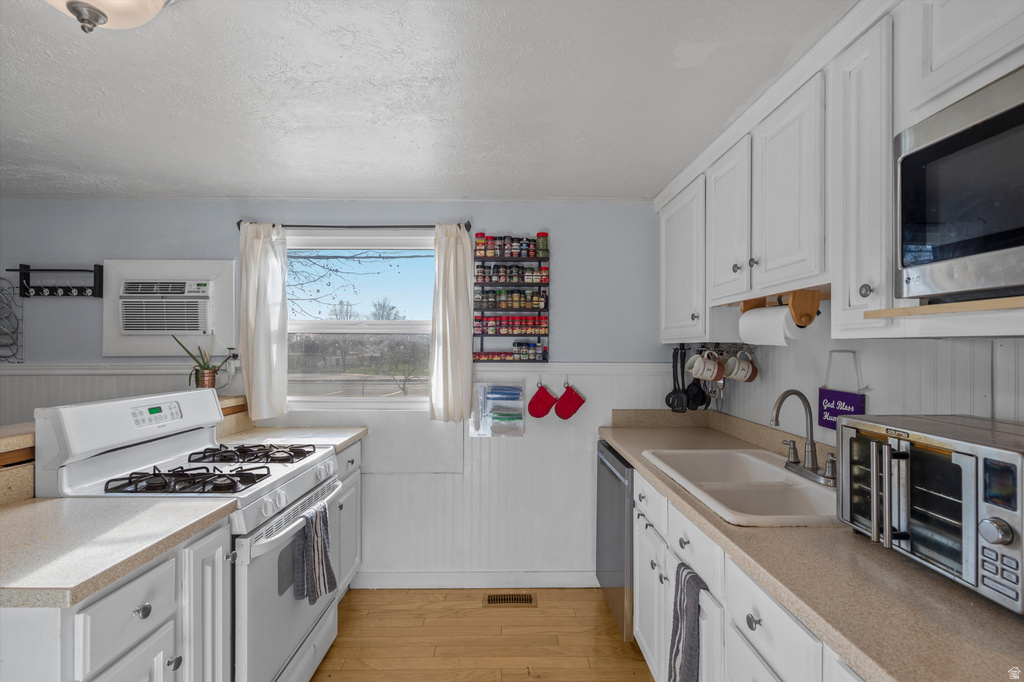 88 S ELLISON ST Layton, UT 84041